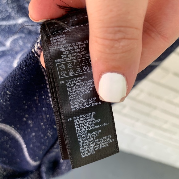 Forever 21 Sparkling Blue Striped Sweater Size Small - Picture 9 of 10